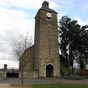 Tour de l'église à Saint-Goin.